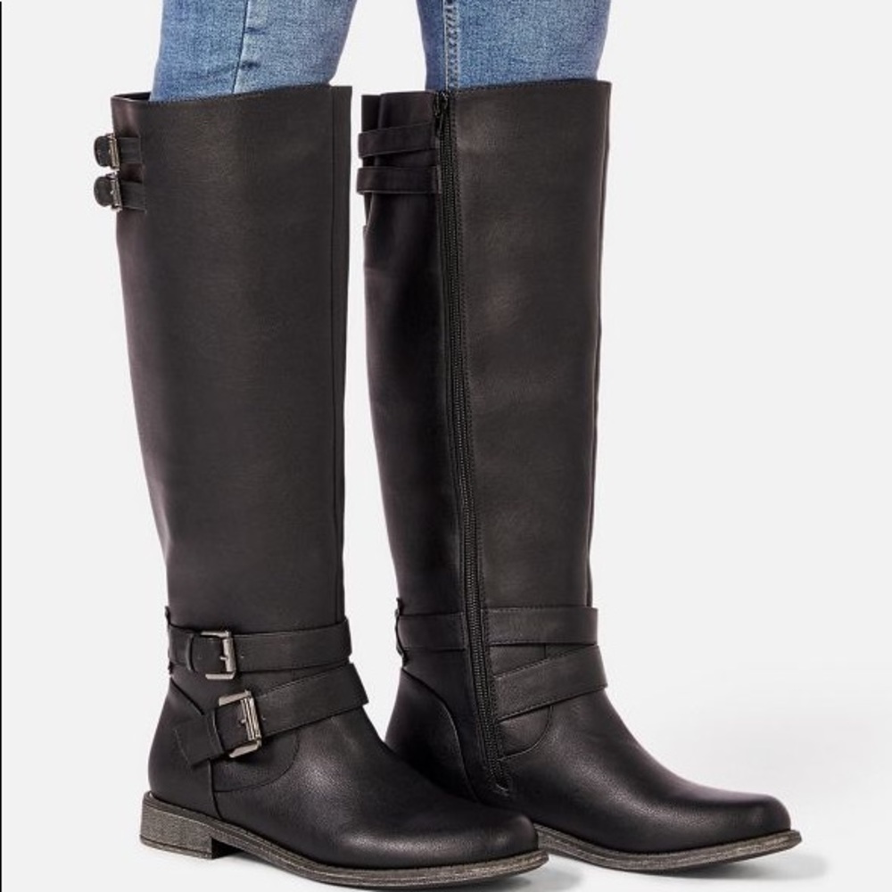 NIB!! Hally Buckle Flat Boots, Black, size 9